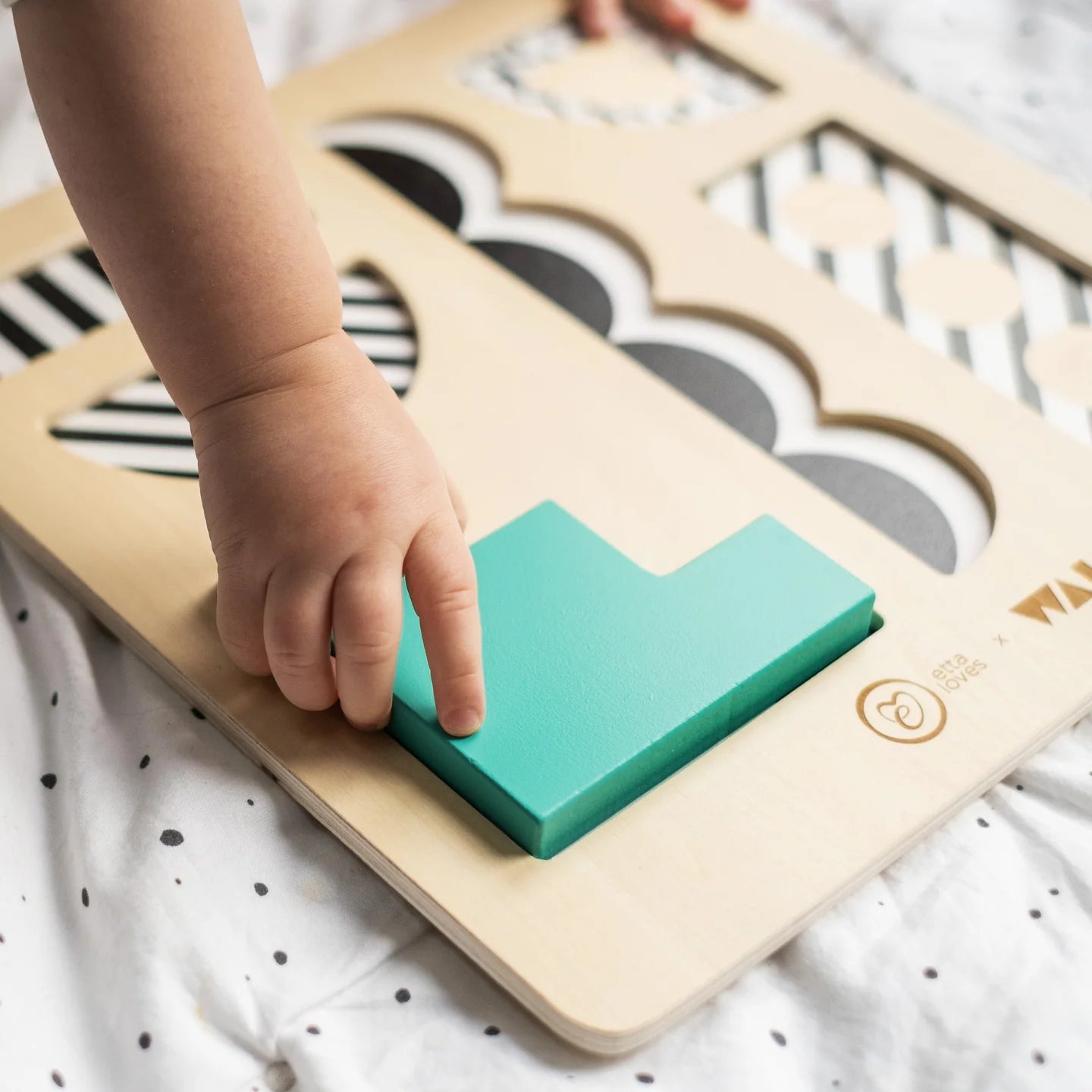 WOODEN PUZZLE BOARD ETTA LOVES X WALALA STUDIO - OTHERLETTERS