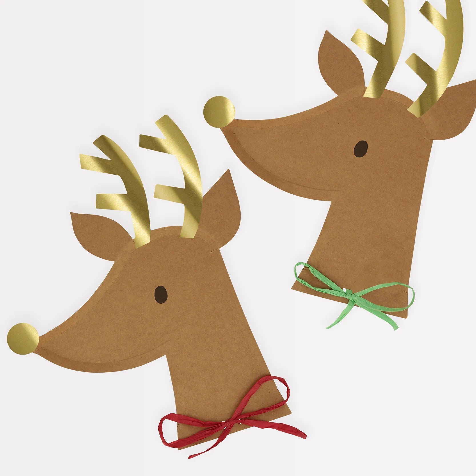Reindeer with raffia bow print paper plates for Christmas parties