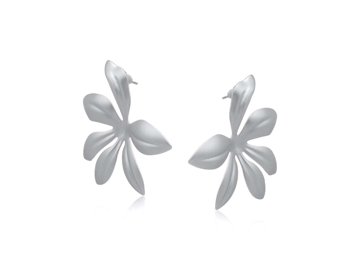 GINEVRA CUT OUT MATTE FLOWER EARRINGS | SILVER