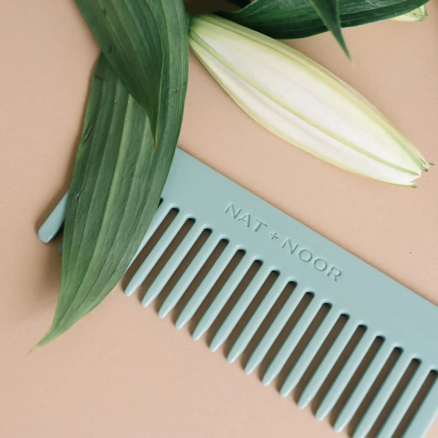 WIDE TOOTH HAIR COMB | TURQUOISE