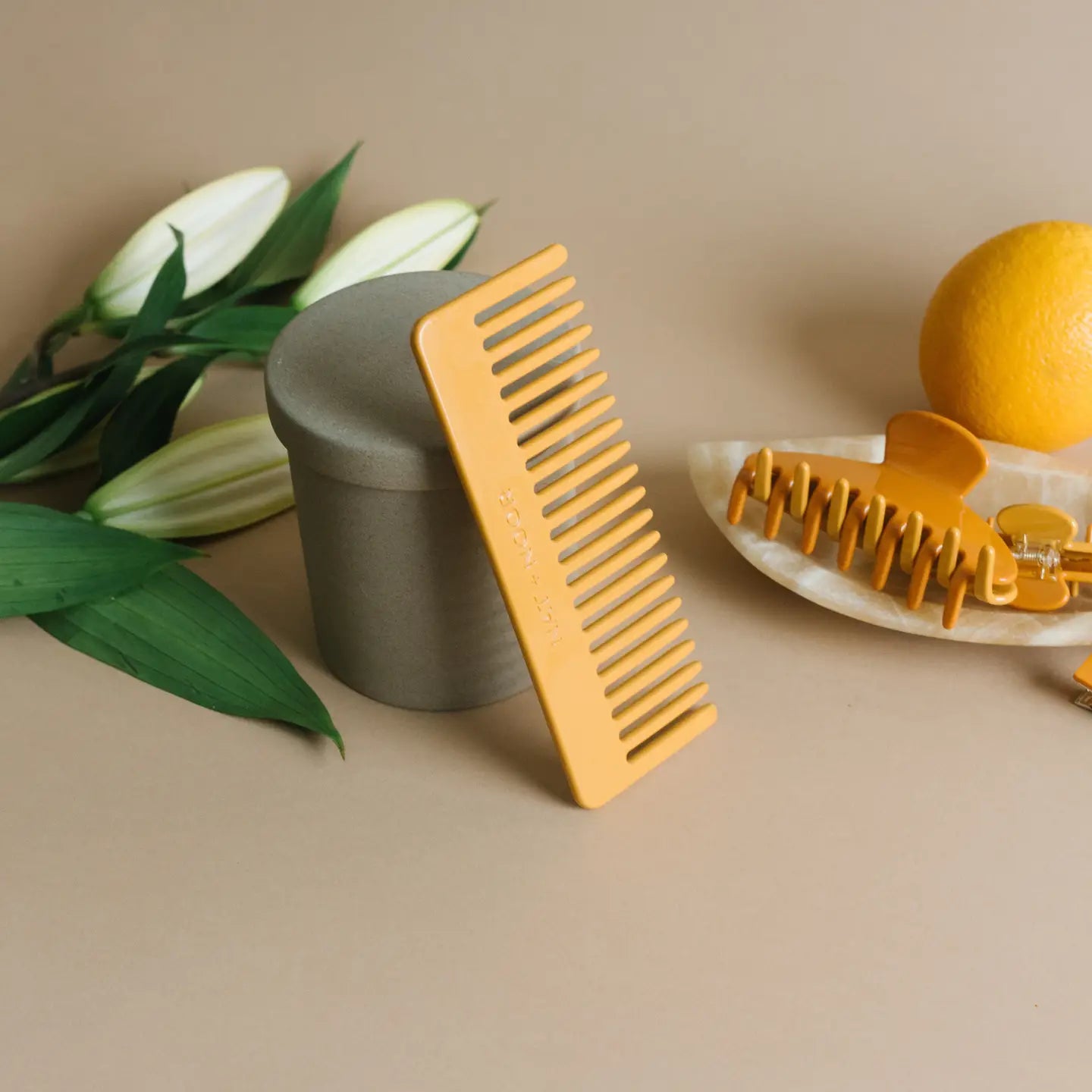 WIDE TOOTH HAIR COMB | APRICOT