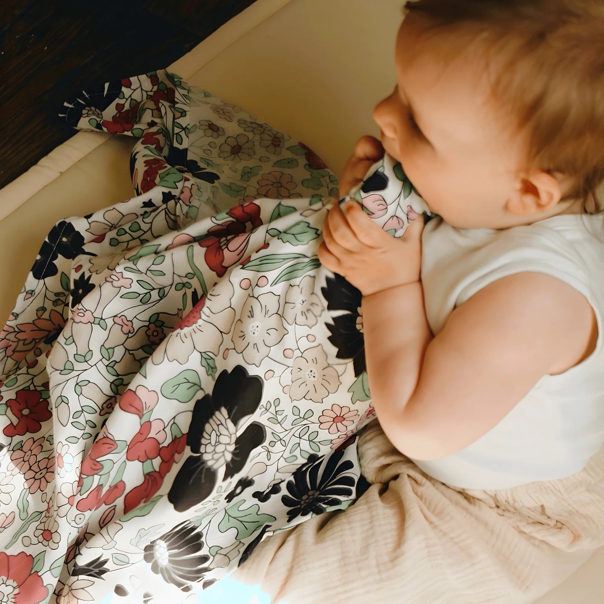 ETTA LOVES X LIBERTY SENSORY XL MUSLIN SWADDLE 5-12 MONTHS
