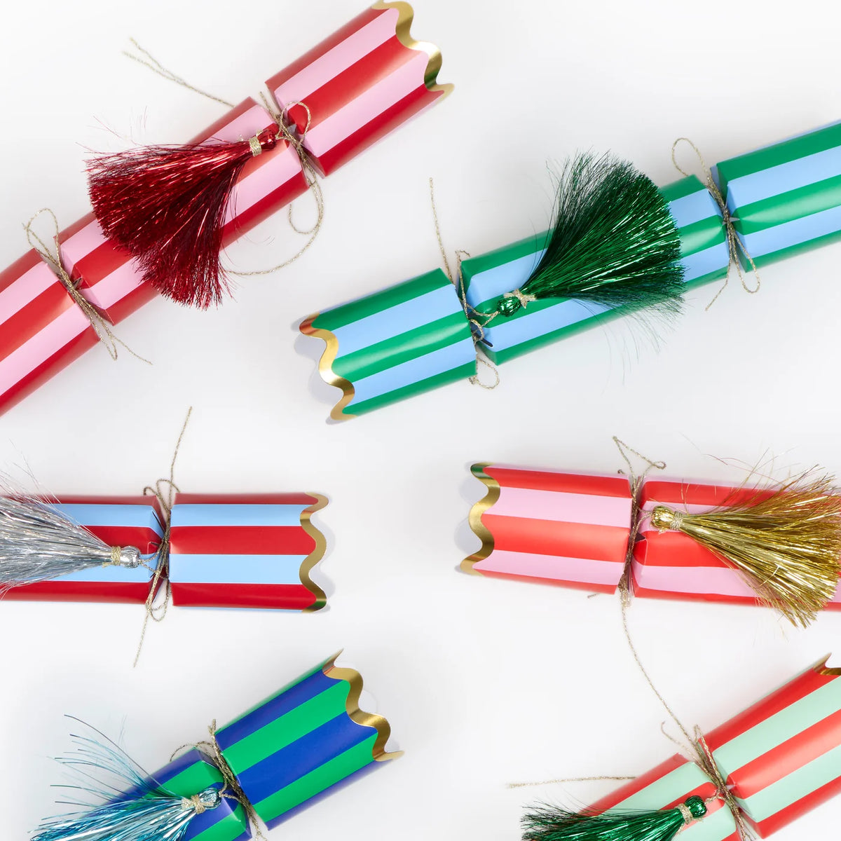 STRIPED TINSEL CHRISTMAS CRACKERS