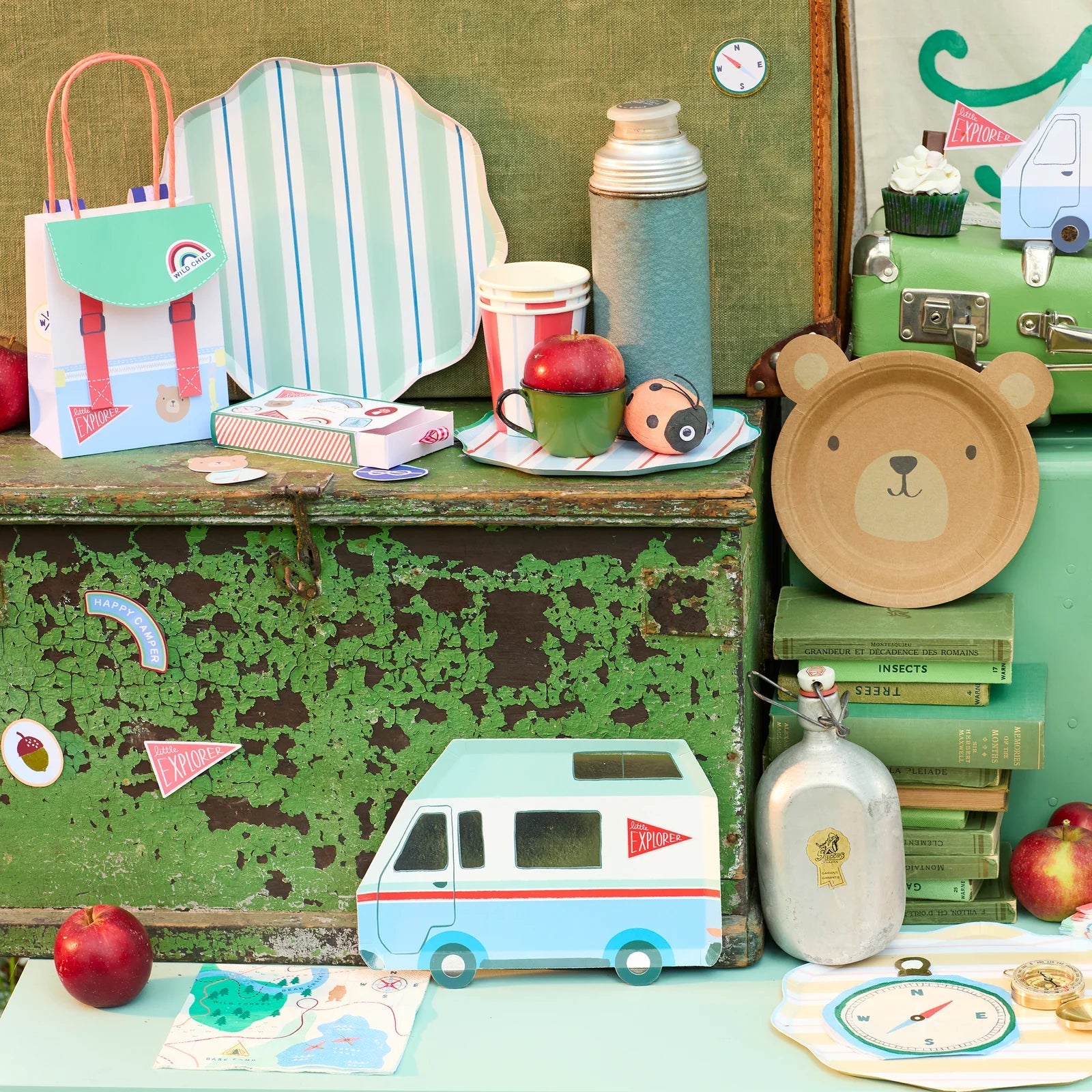 CAMPER VAN PAPER PLATES - OTHERLETTERS