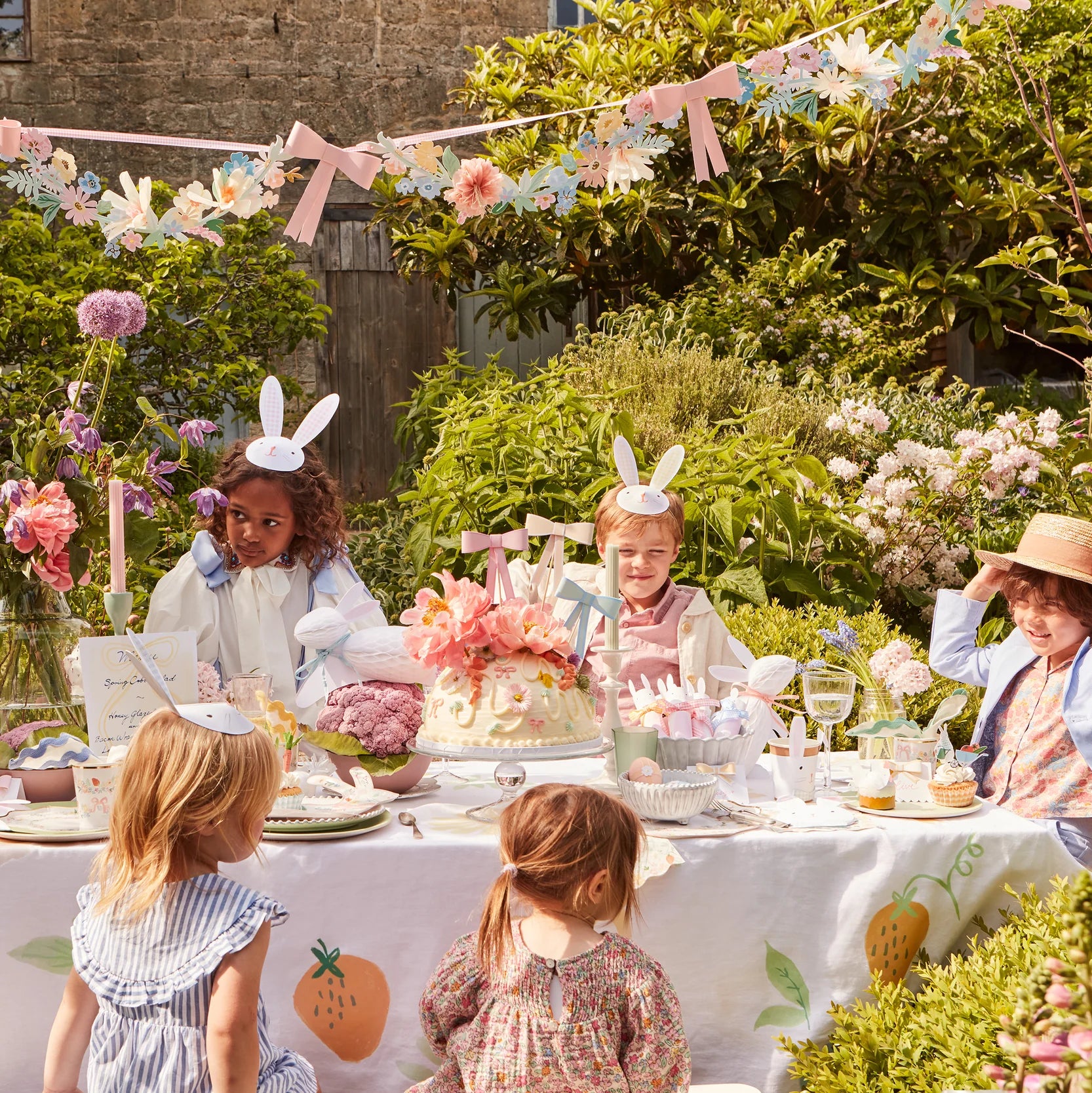 FLOWER AND BOW GARLAND