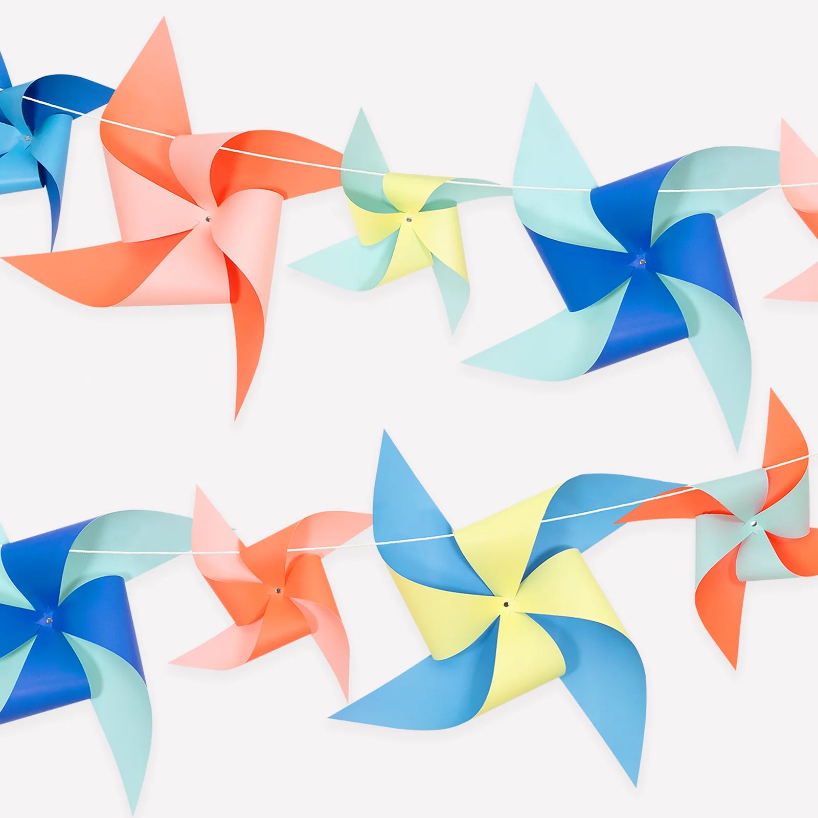 GIANT PINWHEEL PARTY GARLAND KIT