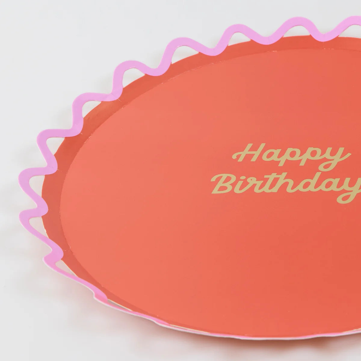WIGGLE EDGE PAPER PLATES