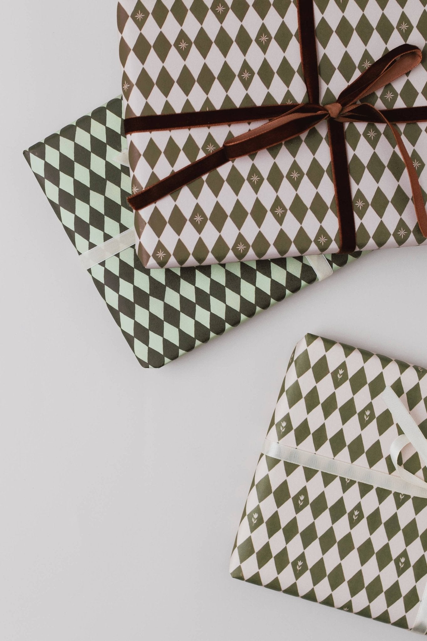 TULIP DIAMOND GREEN HARLEQUIN LUXURY GIFT WRAP | 3 SHEETS ROLLED - OTHERLETTERS