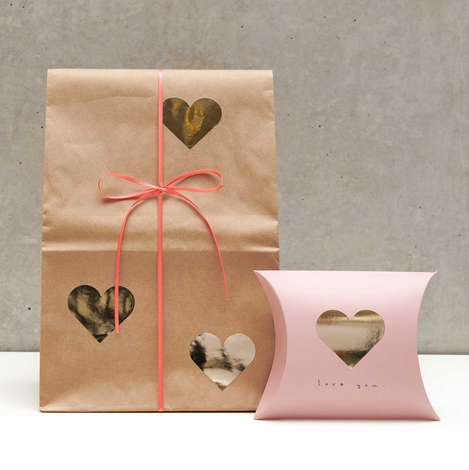 GOLD HEART STICKERS ON A ROLL - OTHERLETTERS